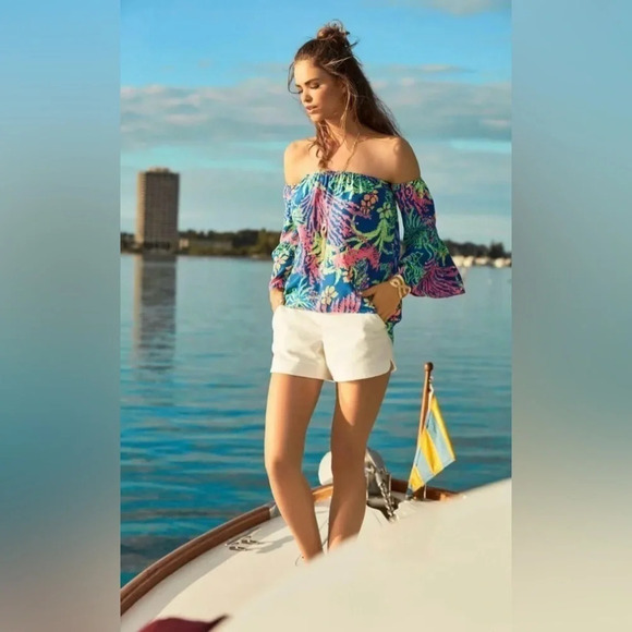 LILLY PULITZER OFF THE SHOULDER 
SANILLA SILK TOP
Size XS, Excellent condition - Picture 1 of 7